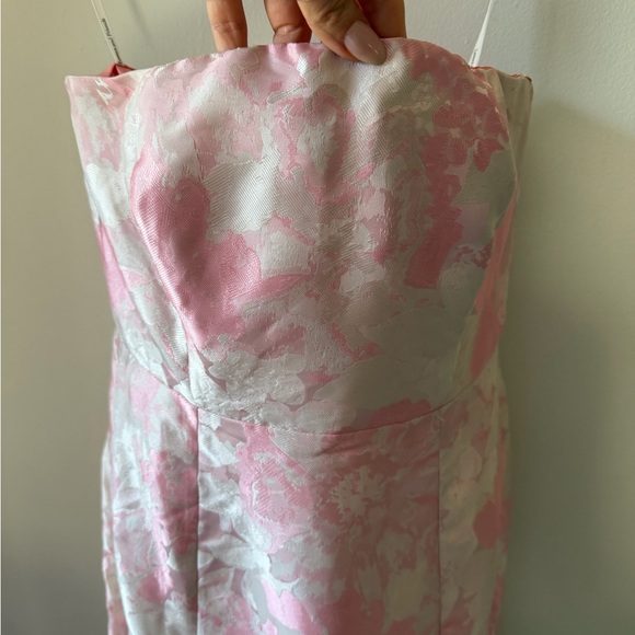 Lovers and Friends Urgonia Gown in Pink Tonal - Picture 6 of 8